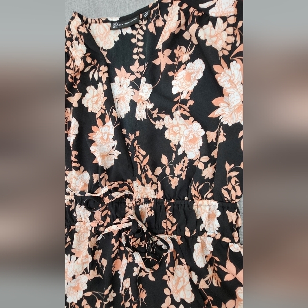 New York & Company Floral Print V Neck Blouse - Picture 2 of 9